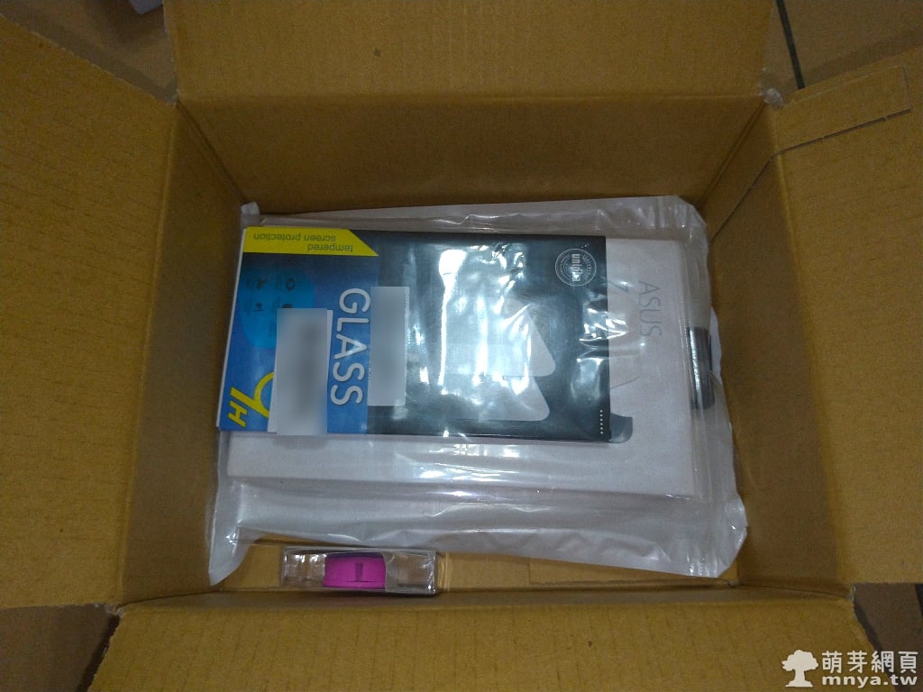 ASUS ZenFone Max Pro 6吋原廠 FOLIO COVER 專用側翻可立式皮套 + 專用鋼化玻璃保護貼(非滿版) + 贈品(糖果繞線器帶屏幕擦)