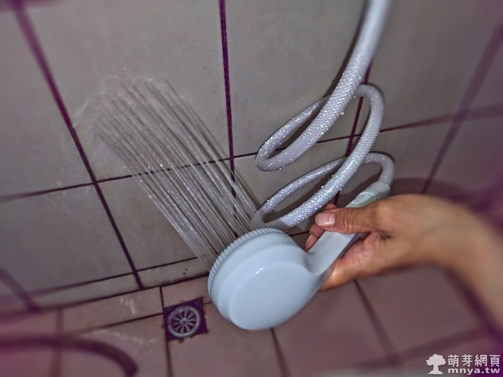 自行購買「蓮蓬頭組(附五尺管)」組裝到浴室內的沐浴龍頭