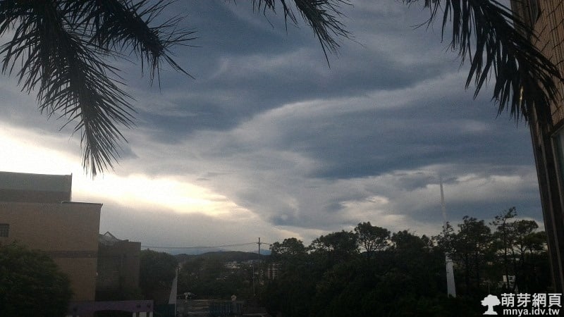 莫蘭蒂颱風帶來的雲彩