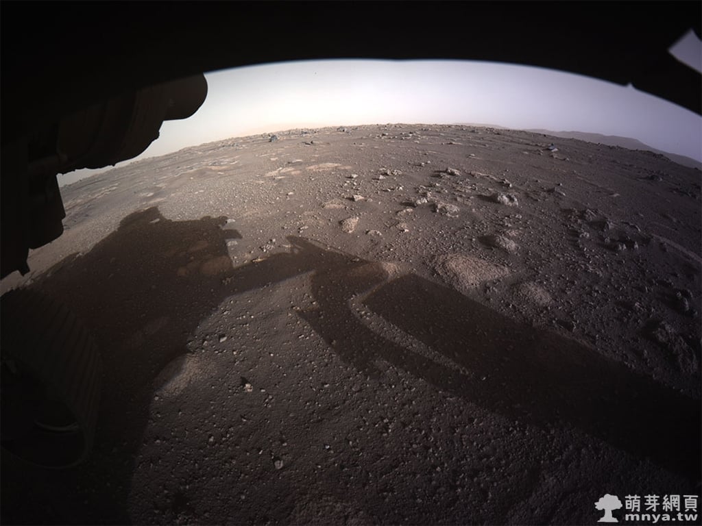 20210220 NASA 毅力號首次拍攝的全彩火星