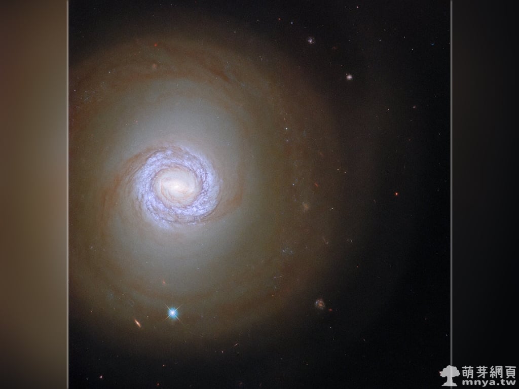 20211129 NGC 1317 一對中的一個