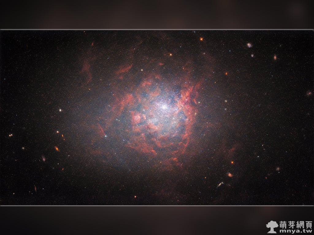 20220131 NGC 1705 哈伯重新審視了奇球星系